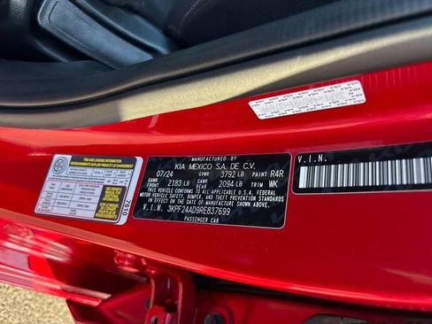 Used 2024 Kia Forte LXS w/ LXS Technology Package FWD image 32