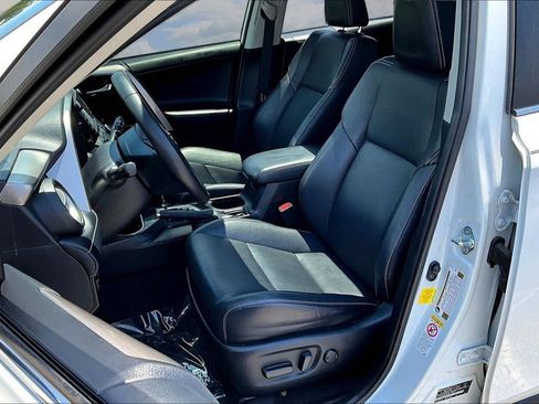 Used 2018 Toyota RAV4 Limited FWD image 23