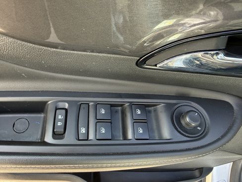 Used 2022 Buick Encore Preferred w/ Safety Package image 11