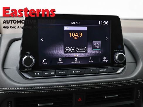 Used 2023 Nissan Rogue S AWD/4WD image 19