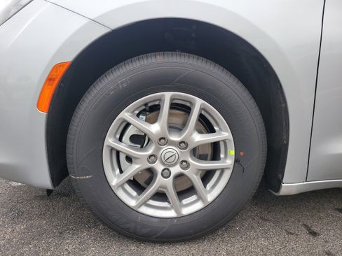 New 2026 Chrysler Voyager LX image 10