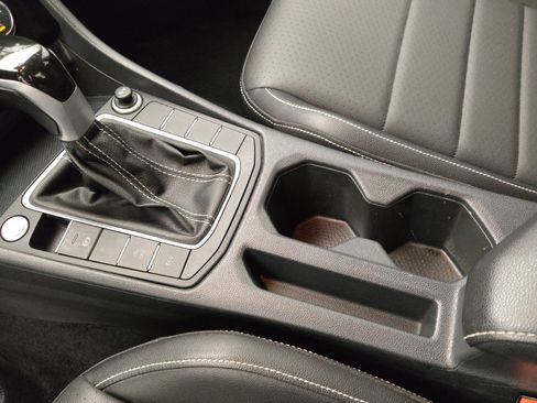 Used 2024 Volkswagen Jetta SE FWD image 26