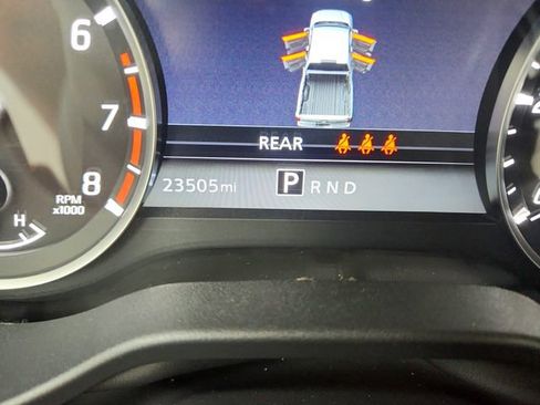 Used 2024 Nissan Titan SV w/ SV Convenience Package image 21