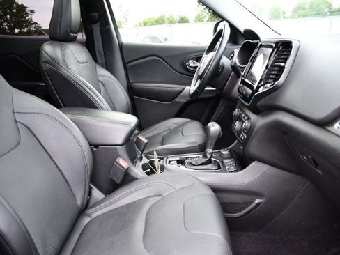Used 2019 Jeep Cherokee Limited AWD/4WD image 35
