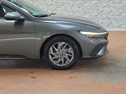 Certified 2024 Hyundai Elantra SEL FWD image 7