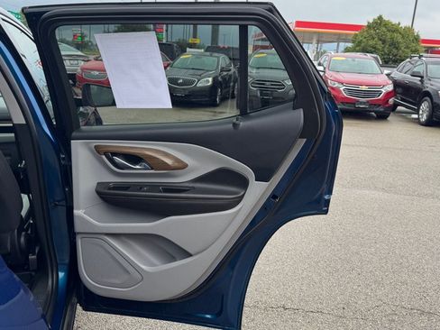 Used 2019 GMC Terrain SLE w/ Driver Convenience Package FWD image 23