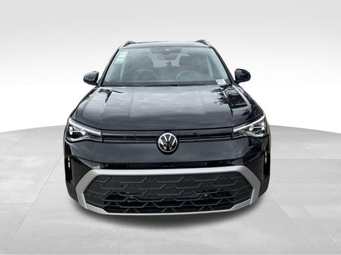New 2026 Volkswagen Taos SE FWD image 8