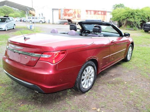 Used 2013 Chrysler 200 Touring image 7