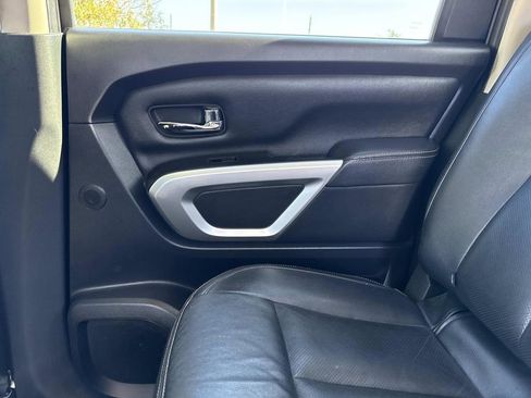 Used 2018 Nissan Titan SL w/ Chrome Package image 20