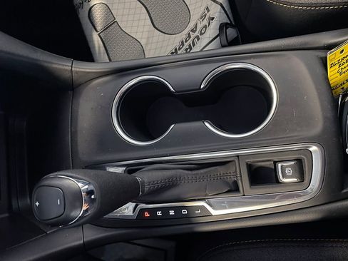 Used 2021 Chevrolet Equinox LT image 32