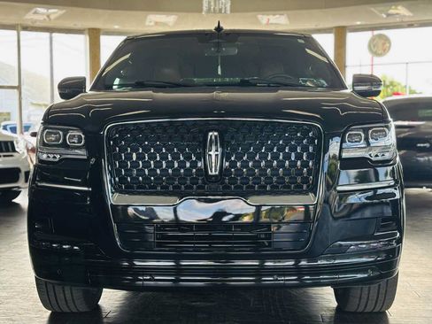 Used 2023 Lincoln Navigator Reserve w/ Monochromatic Package AWD/4WD image 19