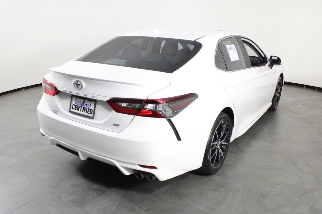 Used 2024 Toyota Camry SE w/ Convenience Package FWD image 3