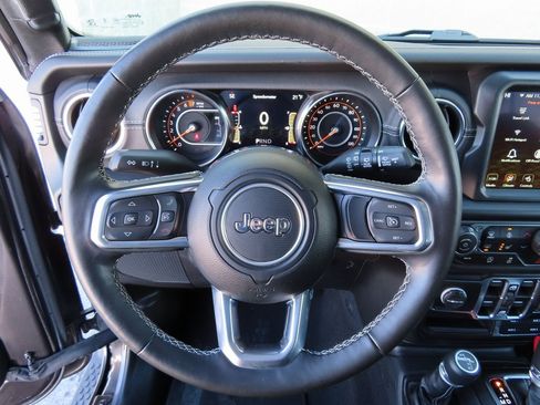 Certified 2022 Jeep Wrangler Unlimited Sahara w/ Cold Weather Group image 16