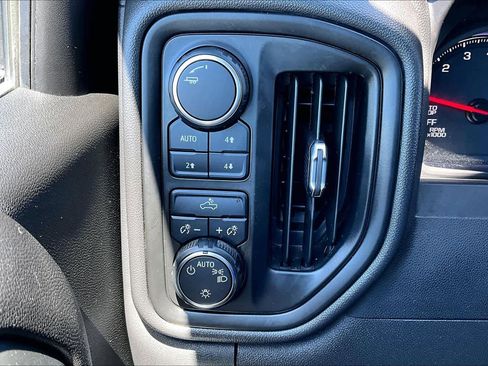 Used 2022 Chevrolet Silverado 1500 Custom Trail Boss AWD/4WD image 35