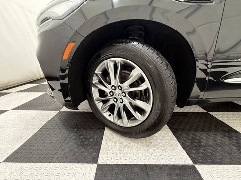 Used 2023 Buick Enclave Avenir w/ Avenir Technology Package AWD/4WD image 11