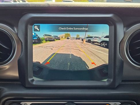 Used 2023 Jeep Gladiator Sport AWD/4WD image 27