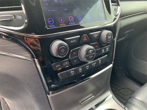 Used 2019 Jeep Grand Cherokee Limited X image 25