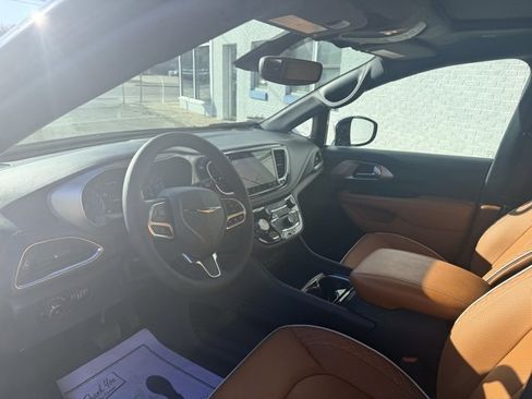 New 2026 Chrysler Pacifica Pinnacle w/ Trailer Tow Group image 13