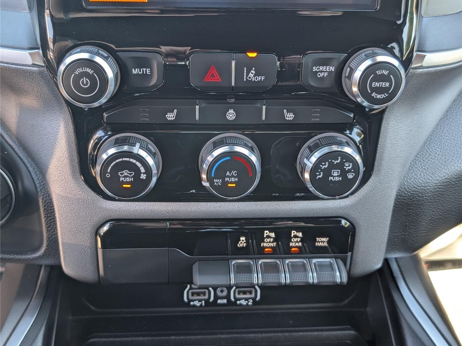 Used 2025 RAM 1500 Big Horn AWD/4WD image 26