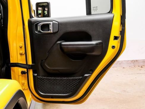 Used 2019 Jeep Wrangler Unlimited Rubicon w/ LED Lighting Group image 77