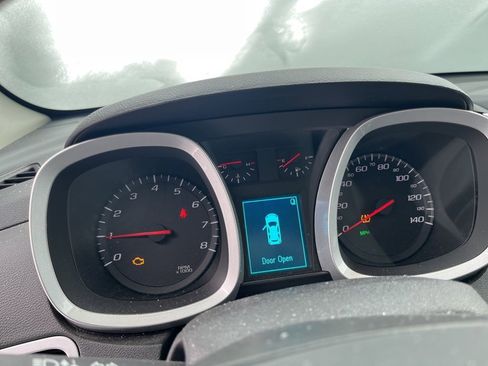 Used 2017 Chevrolet Equinox LT w/ Convenience Package image 14