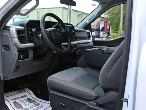 Used 2025 Ford F350 XLT AWD/4WD image 37