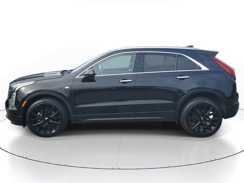 Used 2023 Cadillac XT4 Luxury w/ Cold Weather Package AWD/4WD image 2