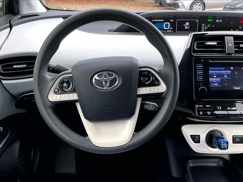 Used 2018 Toyota Prius Two image 5