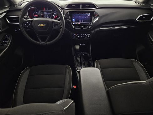 Used 2021 Chevrolet TrailBlazer LT w/ Convenience Package FWD image 4
