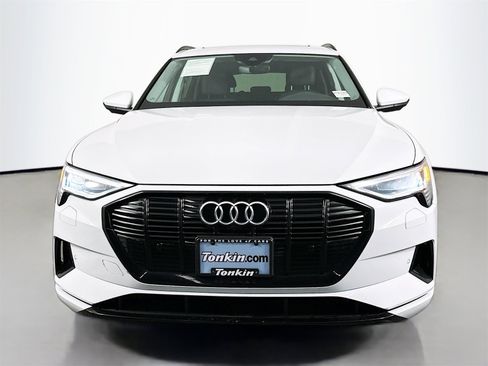 Used 2021 Audi e-tron Premium w/ Convenience Plus Package image 2