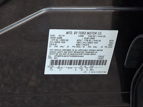 Certified 2019 Ford Edge Titanium w/ Cold Weather Package image 27