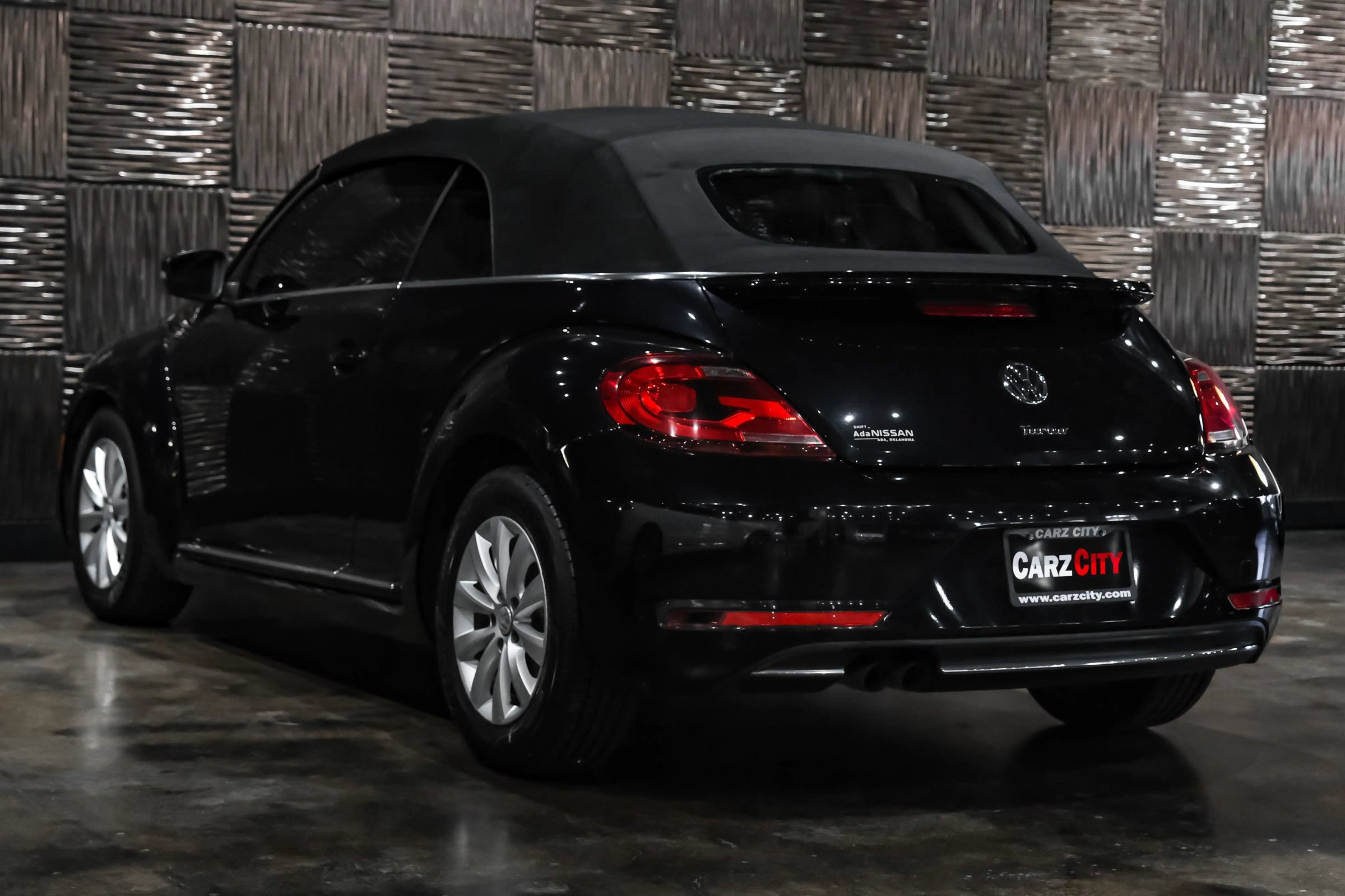 Used 2018 Volkswagen Beetle 2.0T Coast FWD image 17