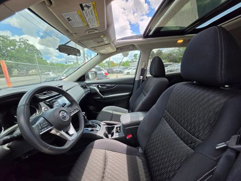 Used 2017 Nissan Rogue SV FWD image 13