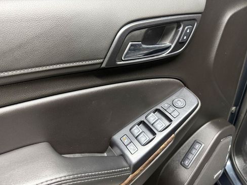 Used 2020 Chevrolet Suburban LT AWD/4WD image 28