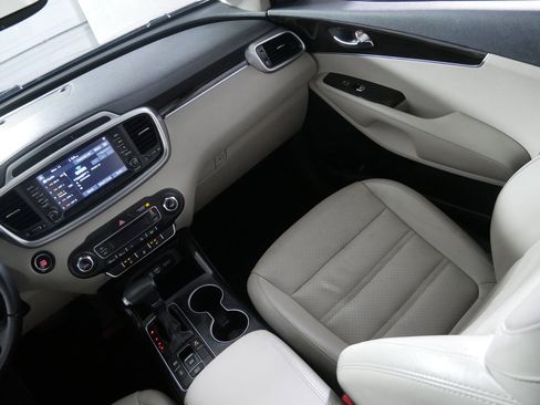 Used 2019 Kia Sorento EX w/ EX Touring Package image 11
