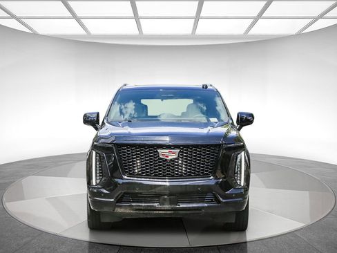 Used 2025 Cadillac Escalade Sport Platinum w/ LPO, Floor Liner Package AWD/4WD image 6