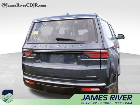 Used 2024 Jeep Wagoneer Series III AWD/4WD image 16