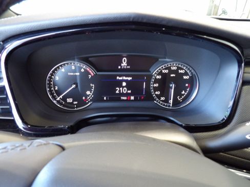 Used 2025 Cadillac XT6 Luxury AWD/4WD image 12