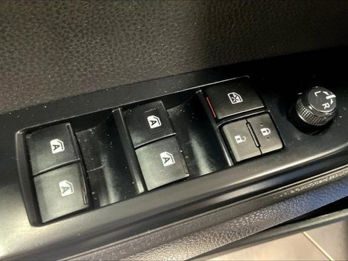 Certified 2020 Toyota Camry LE image 39