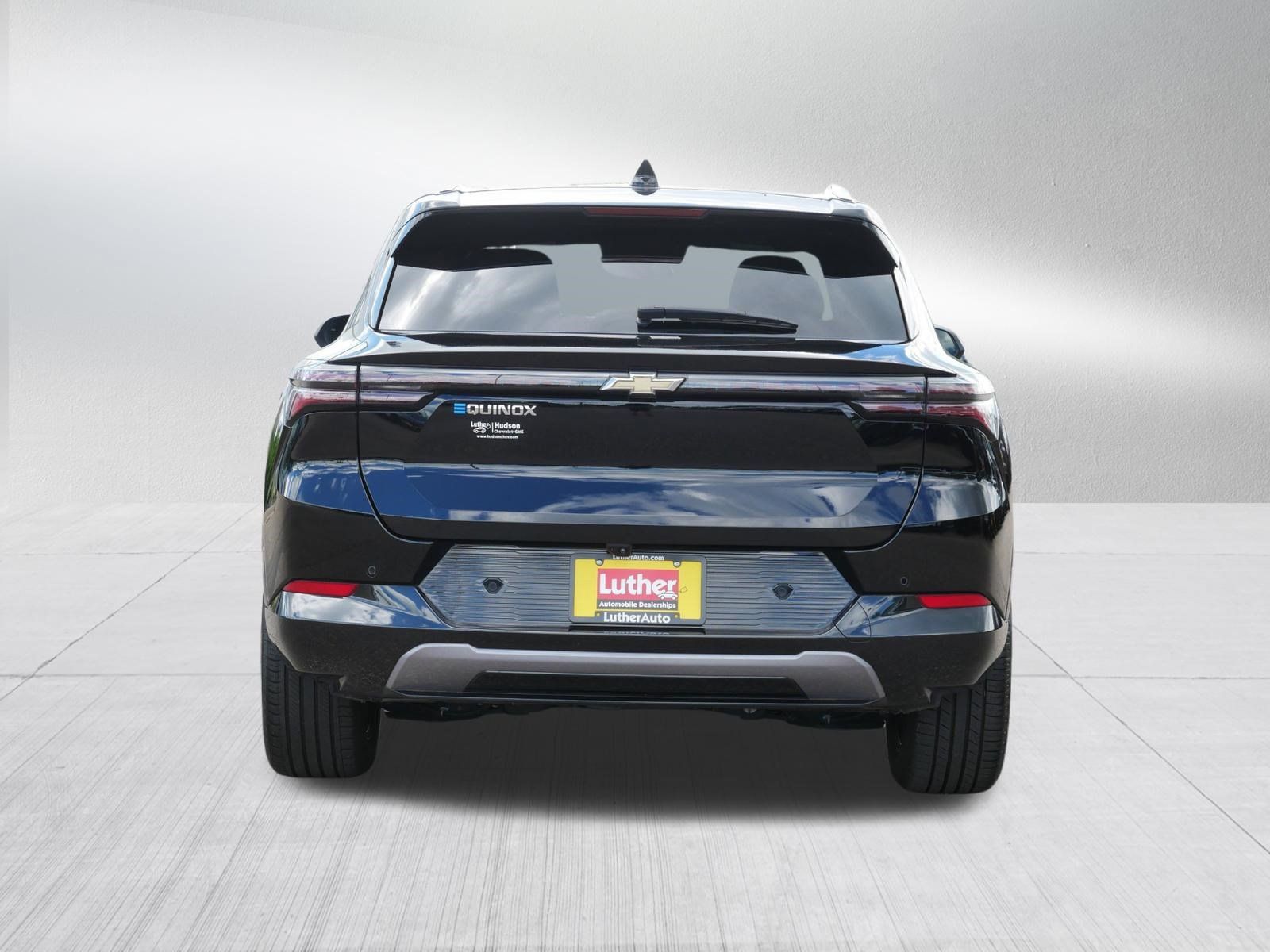 Used 2024 Chevrolet Equinox EV LT w/ LPO, All-Weather Mat Package FWD image 6