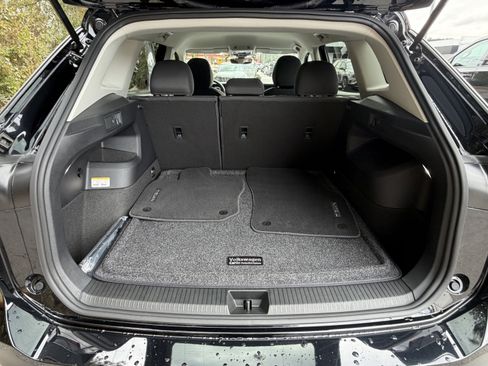 Used 2025 Volkswagen Tiguan S image 5