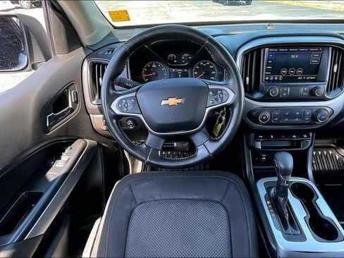 Used 2022 Chevrolet Colorado LT w/ Fleet Safety Package AWD/4WD image 9