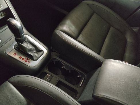 Used 2016 Volkswagen Tiguan SE image 26