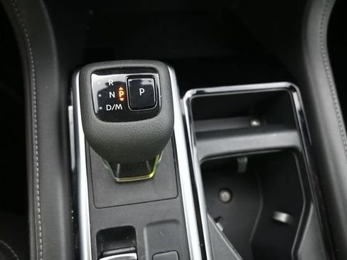 Used 2024 Nissan Pathfinder SV AWD/4WD image 28