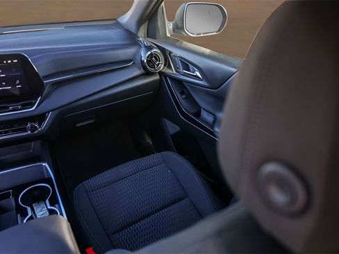 Used 2025 Chevrolet Equinox LT w/ Safety and Technology Package image 25