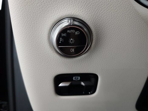 Certified 2026 Mercedes-Benz GLC 300 4MATIC image 9