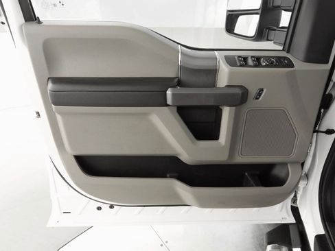 Used 2022 Ford F250 XLT w/ XLT Premium Package image 10