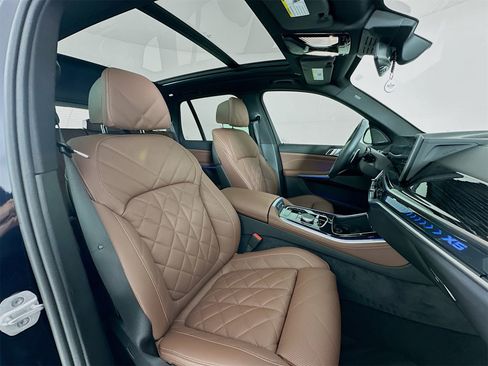 Used 2025 BMW X5 sDrive40i w/ M Sport Package image 31