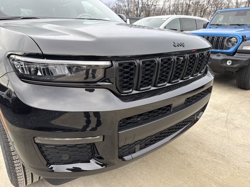 New 2025 Jeep Grand Cherokee L Limited w/ Luxury Tech Group II AWD/4WD image 2