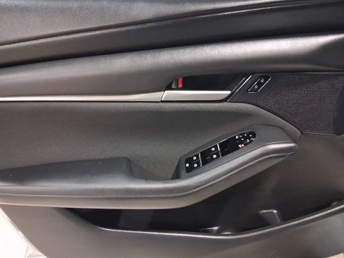 Used 2019 MAZDA MAZDA3 Sedan FWD image 19